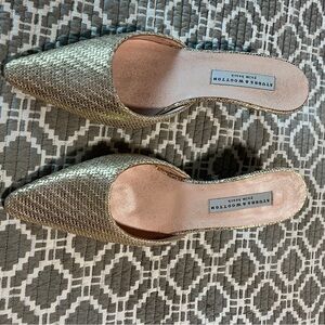 Women’s size 6.5 Greta gold platino